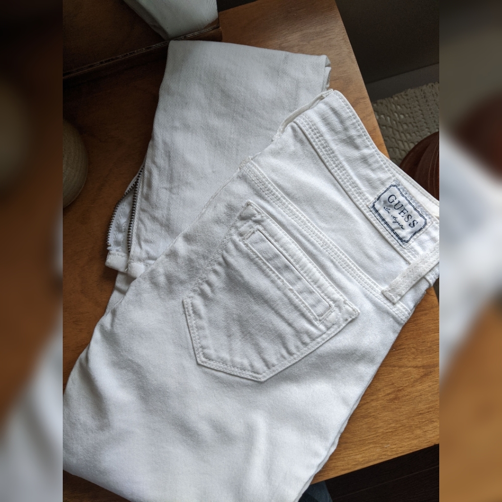 Guess Jeans - Picture 5 of 5
